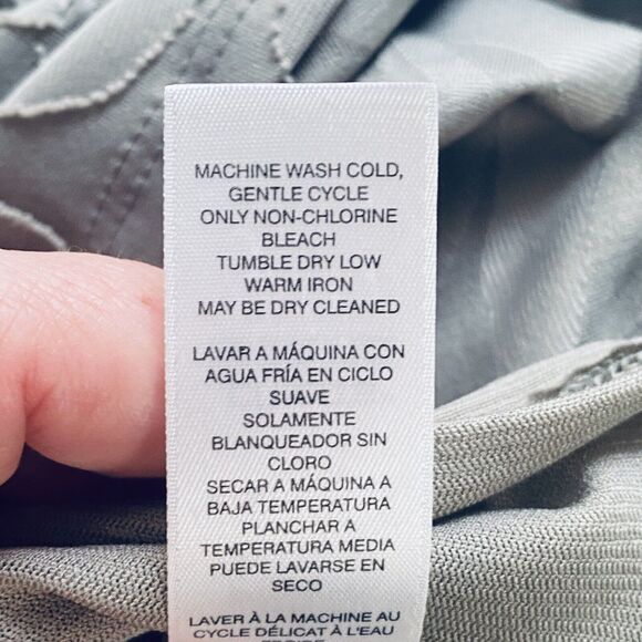 Chicos Top Size 2 (Large) Sage Green Floral V Neck Tunic Lagenlook - Picture 7 of 7